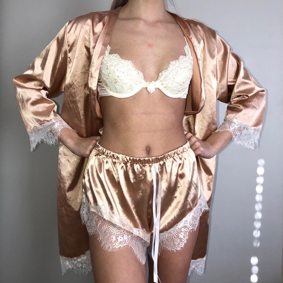 silky sleep set with lace - Picture 1 of 4